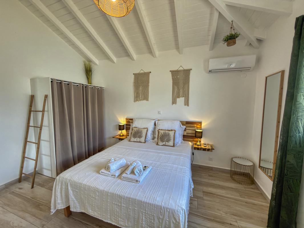 30.Location villa 2 chambres piscine vue mer Le Gosier Guadeloupe